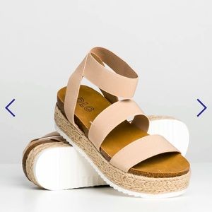 Jilly Sandal in blush NWT